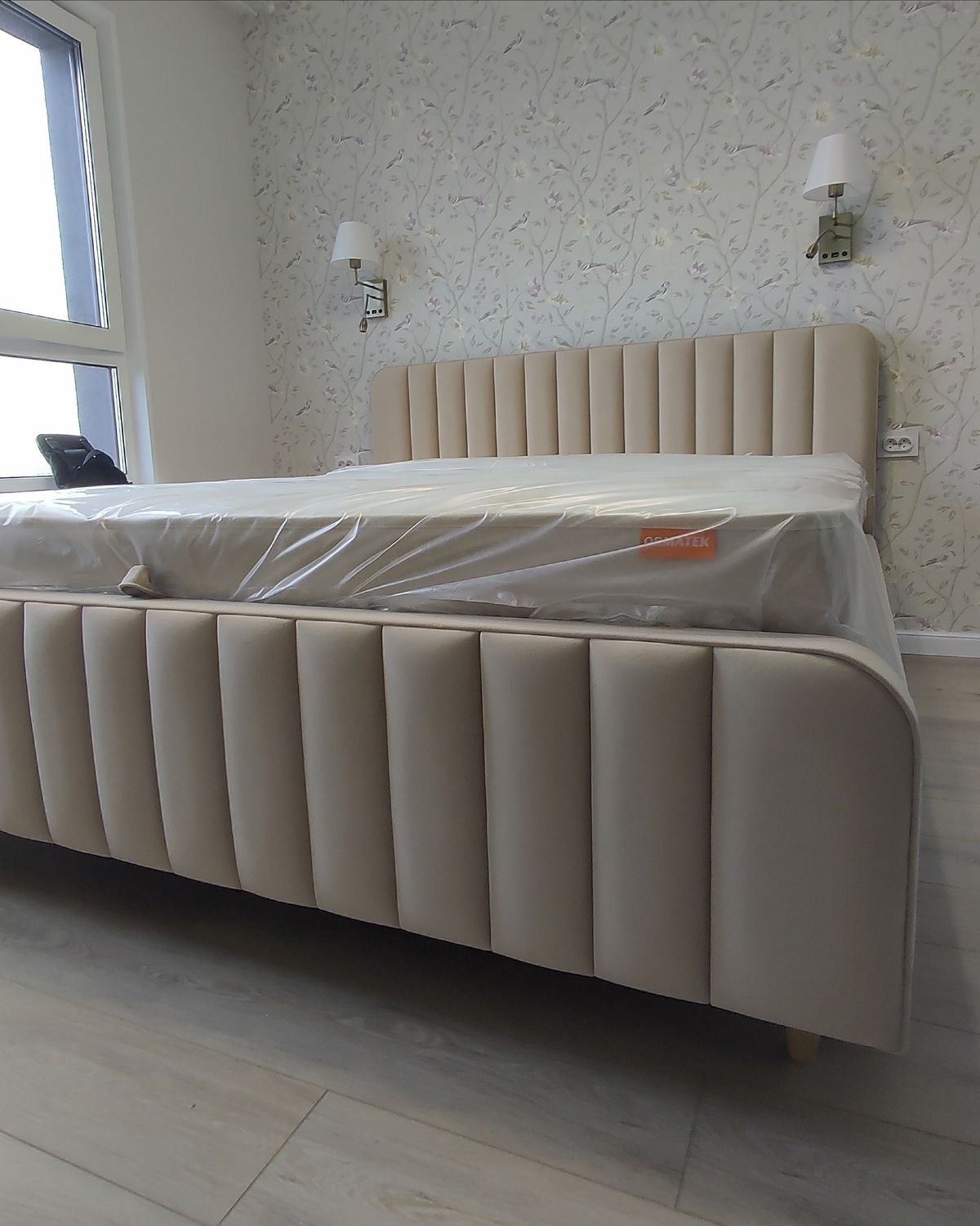 Elegant Liner Bed